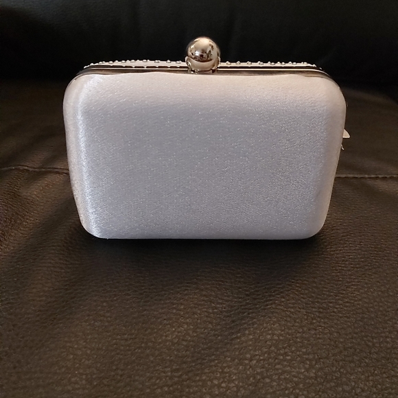 Evening clutch with pave diamonds - Picture 9 of 9